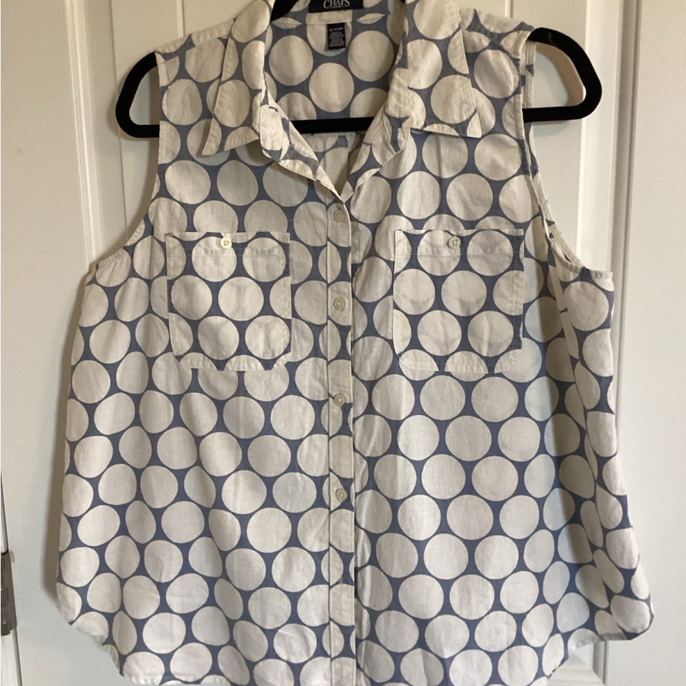 Chaps Sleeveless Top with Blue and Cream Circle Pattern Linen/Cotton Blend